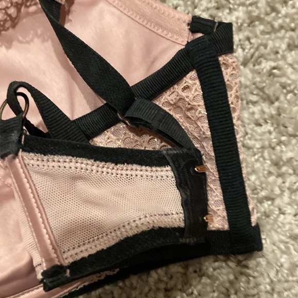 VS bra 36d - Picture 5 of 6